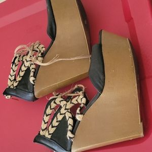 Doll house wedges